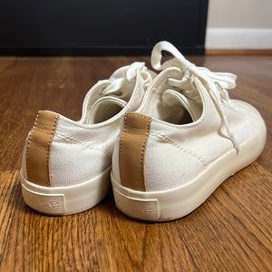 Vince Norwell Canvas Lace-up Sneakers with Tan Leather Accent Size Size 7